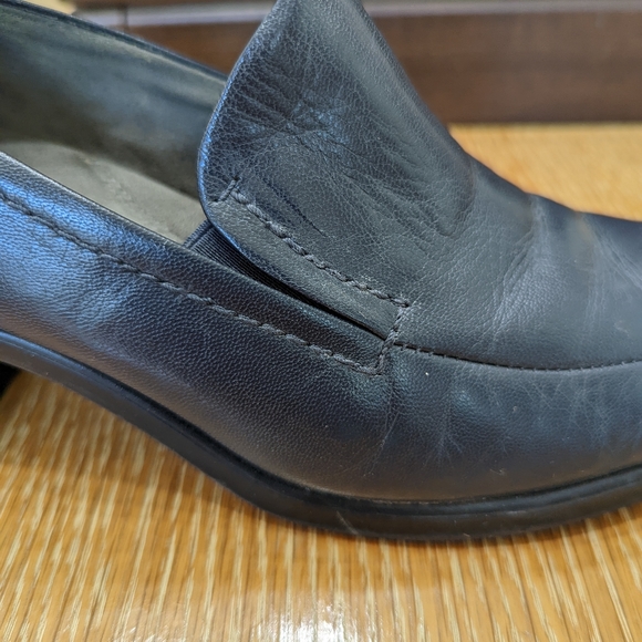 Aerosoles Navy Heels "Heartthrob" Size 9.5 - Picture 5 of 7